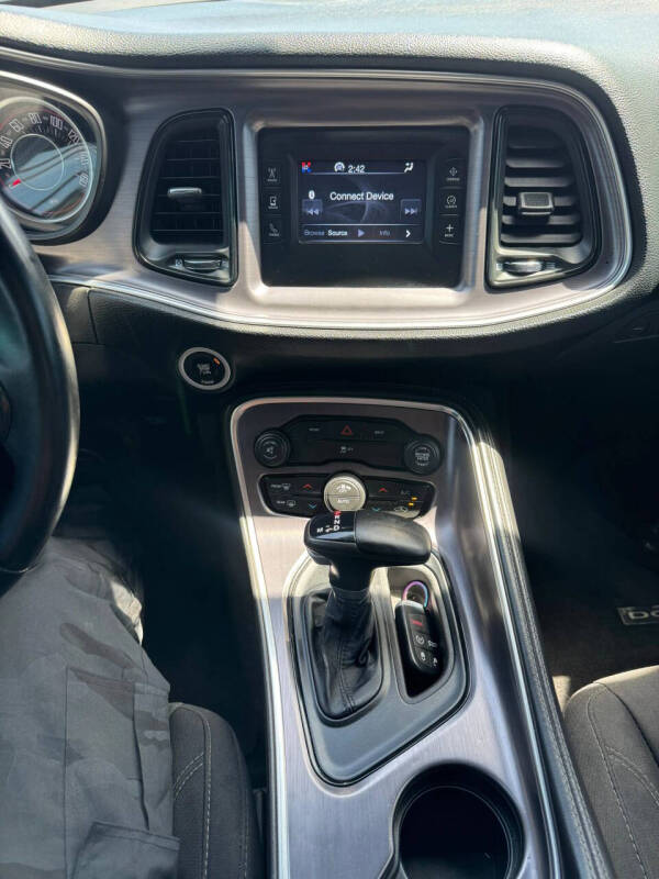 2015 Dodge Challenger SXT