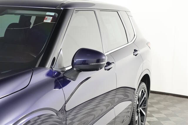 2023 Mitsubishi Outlander SE