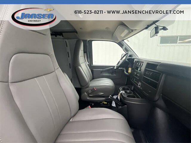 2025 Chevrolet Express 2500