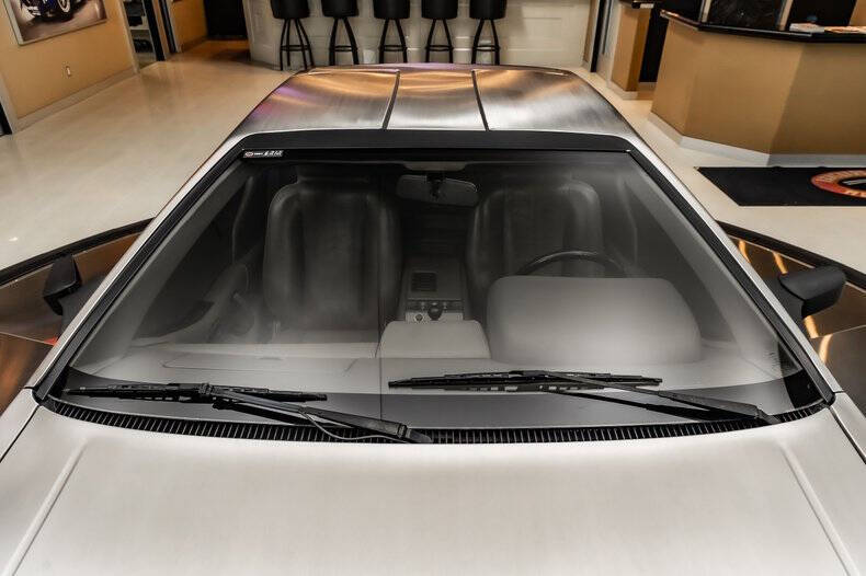1981 DeLorean DMC-12
