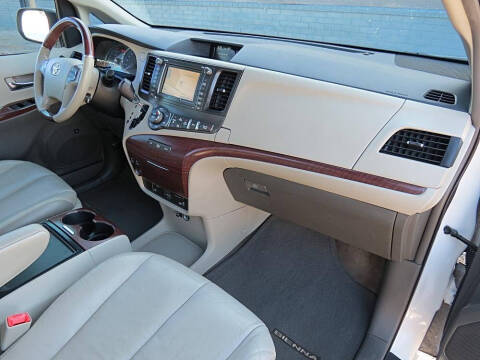 2013 Toyota Sienna Limited 7-Passenger