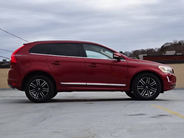 2016 Volvo XC60 T6 Drive-E R-Design Platinum