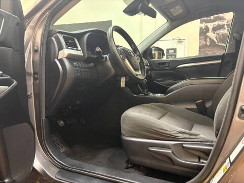 2018 Toyota Highlander LE
