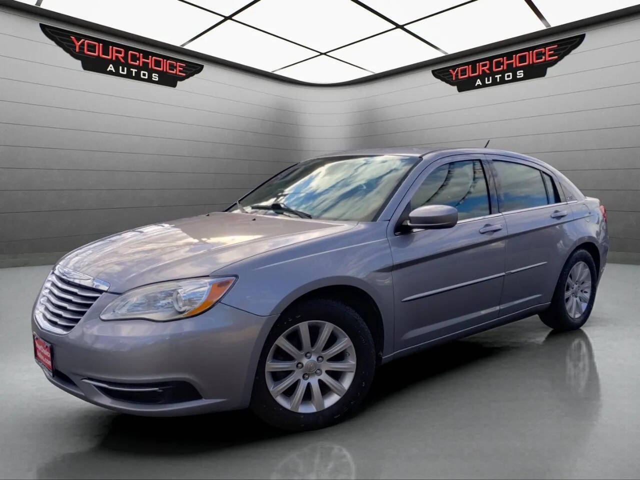 2014 Chrysler 200 Touring 4dr Sedan's photo