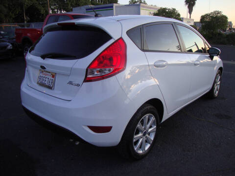 2013 Ford Fiesta SE