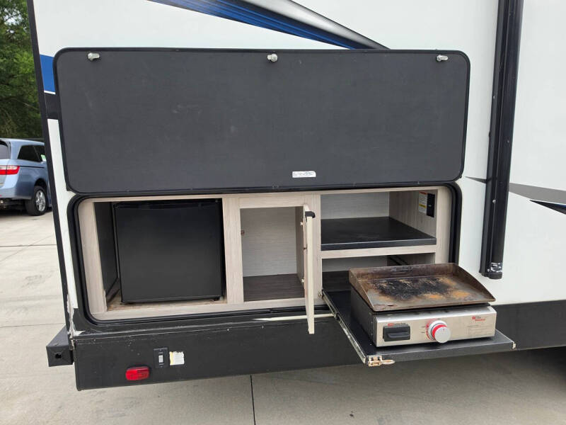 2023 Cruiser RV Shadow Cruiser