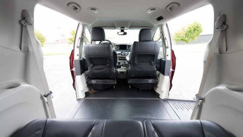 2017 Chrysler Pacifica Touring-L