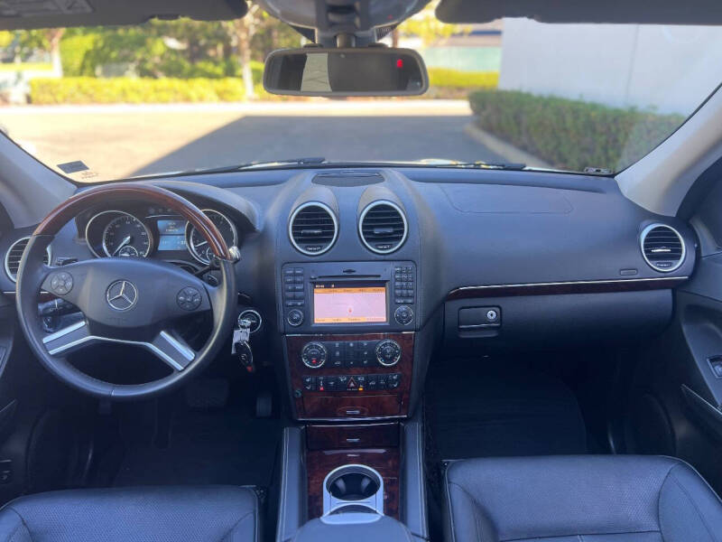 2011 Mercedes-Benz GL-Class GL 550 4MATIC