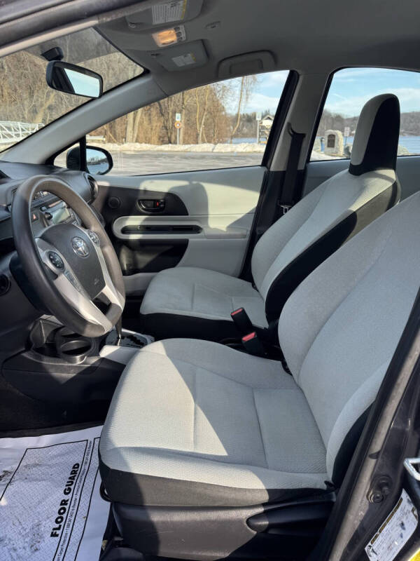 2014 Toyota Prius c Four