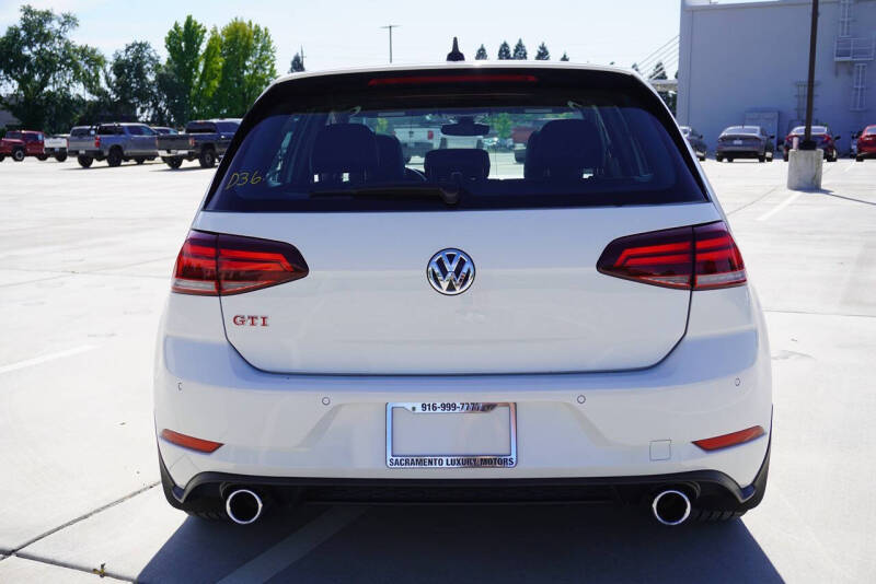 2019 Volkswagen Golf GTI SE
