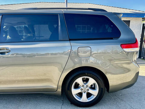 2012 Toyota Sienna