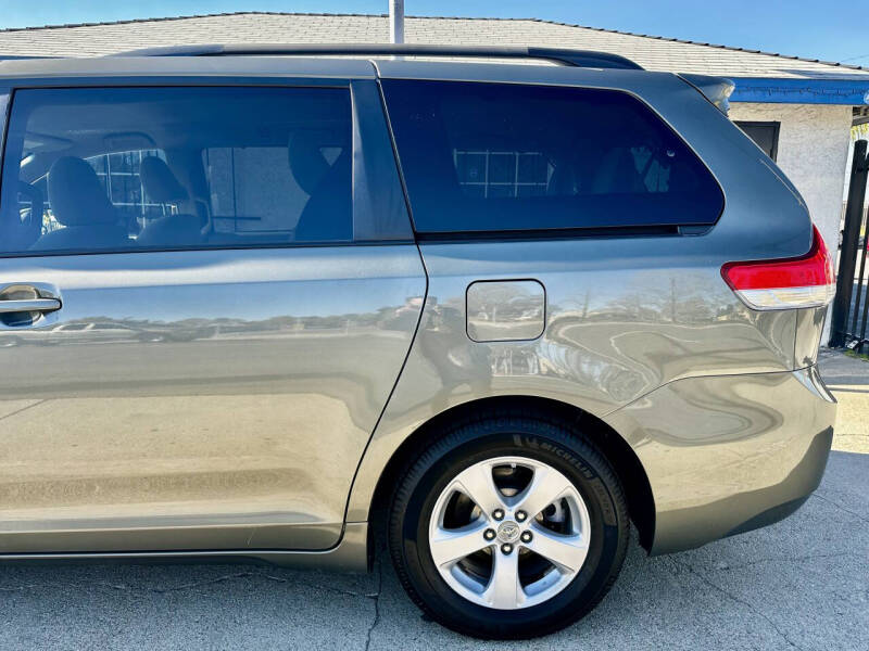 2012 Toyota Sienna