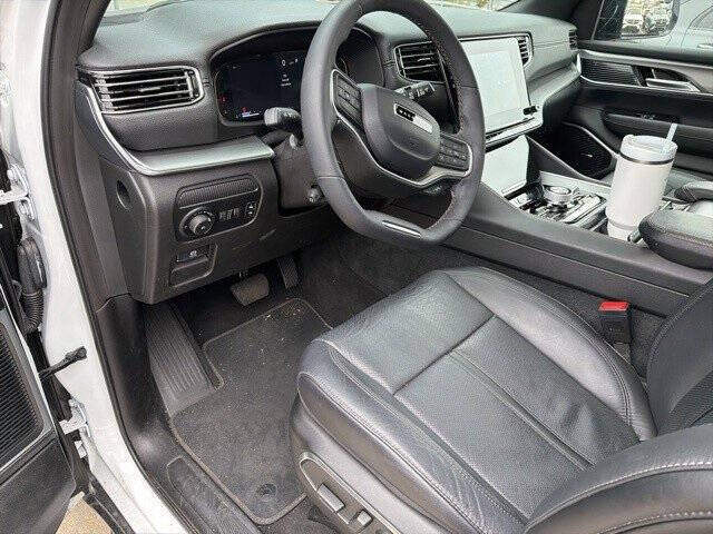 2024 Jeep Wagoneer Carbide