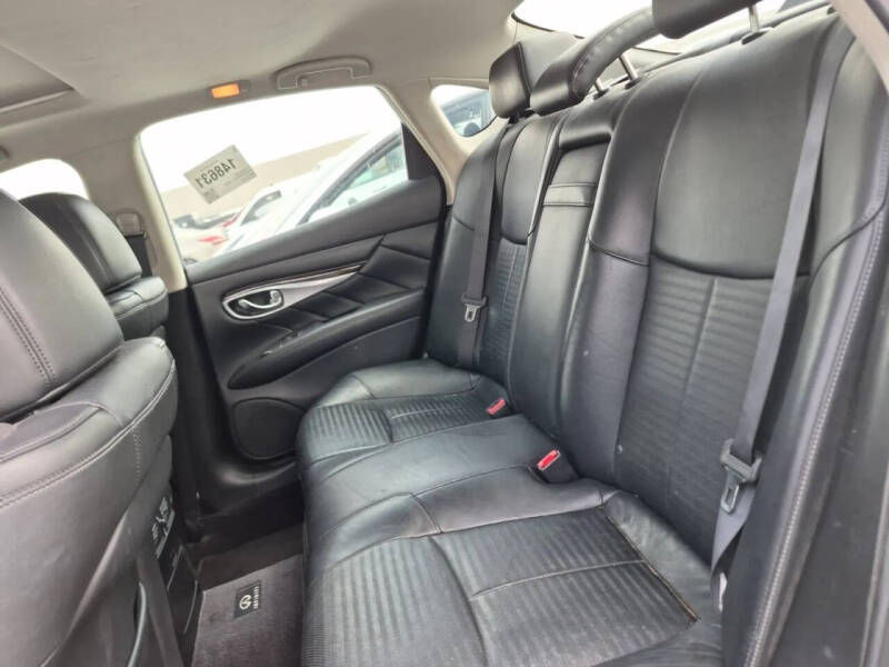 2012 Infiniti M37