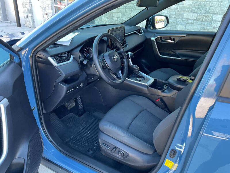 2022 Toyota RAV4 Hybrid SE