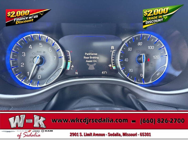 2026 Chrysler Pacifica Select