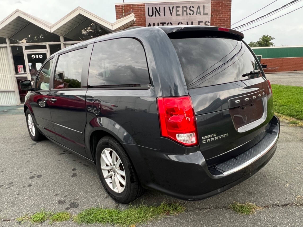 2013 Dodge Grand Caravan for sale at Universal Auto Sales LLC in Burlington, NC