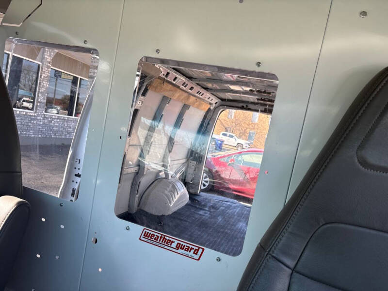 2023 GMC Savana 2500