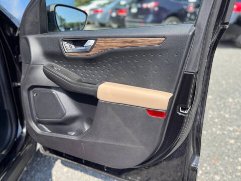 2020 Ford Escape Titanium