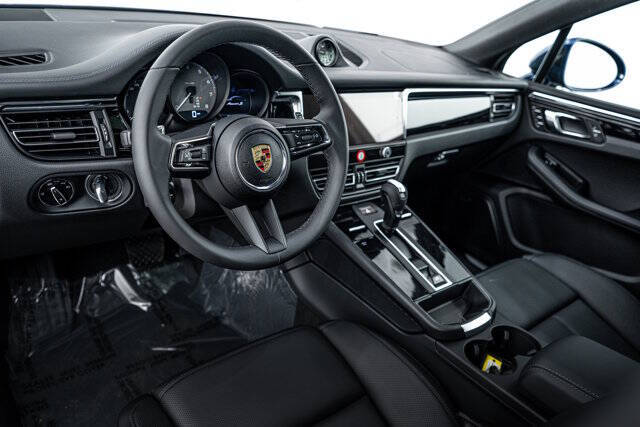 2025 Porsche Macan