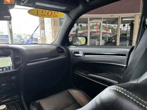 2021 Chrysler 300
