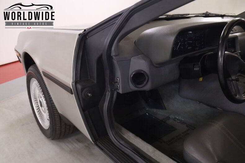 1981 DeLorean DMC-12