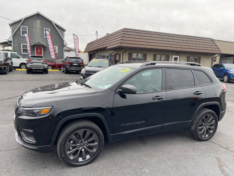 2021 Jeep Cherokee for sale at MAGNUM MOTORS in Reedsville PA