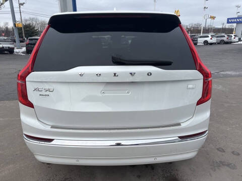 2024 Volvo XC90 Recharge T8 Ultimate Bright Theme 7P