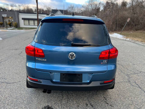 2017 Volkswagen Tiguan 2.0T Limited S 4Motion