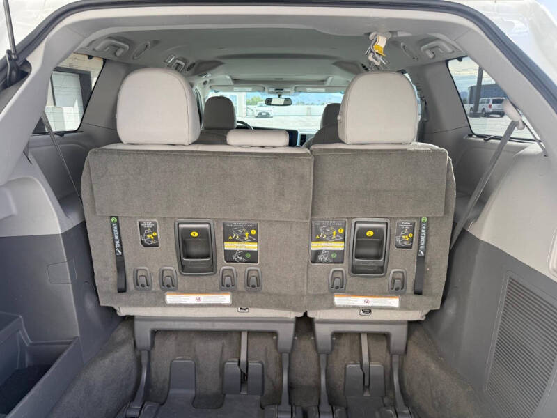 2017 Toyota Sienna XLE 7-Passenger