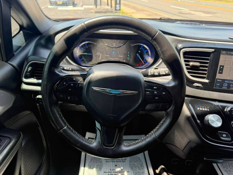 2020 Chrysler Pacifica Hybrid Touring L