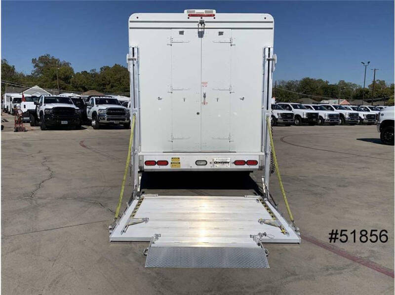 2016 Freightliner MT45 Chassis