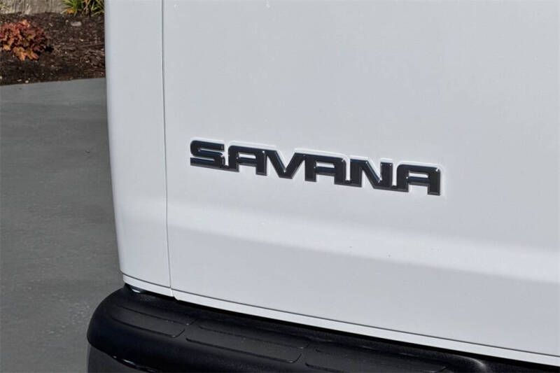 2025 GMC Savana 3500