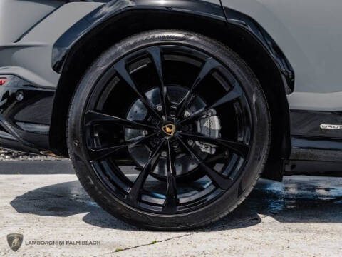 2024 Lamborghini Urus S