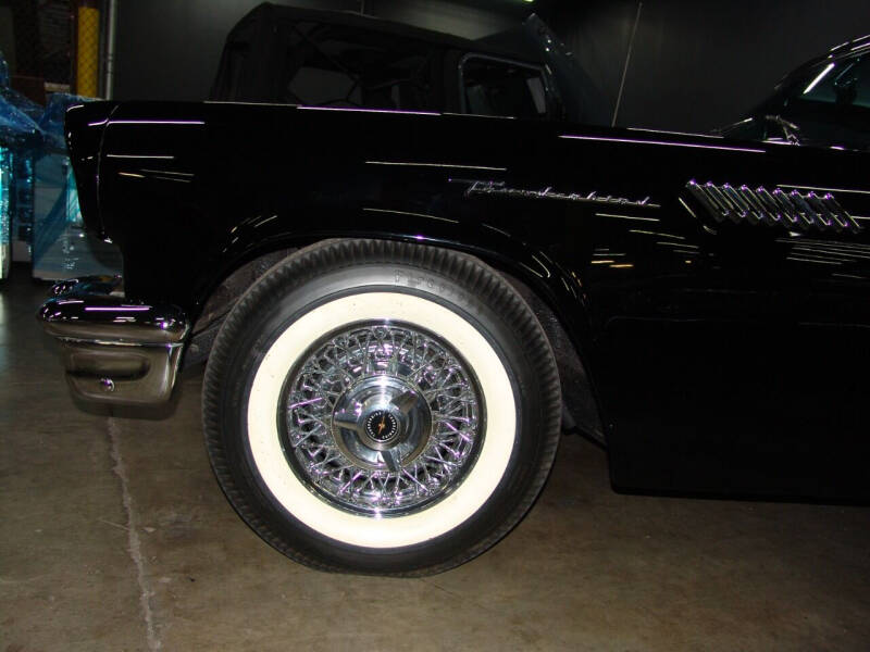 1957 Ford Thunderbird