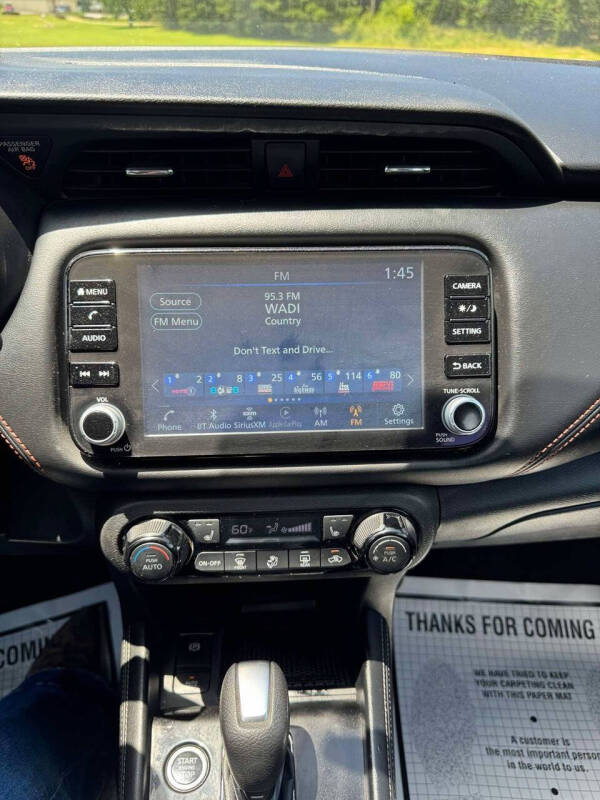 2023 Nissan Kicks SR