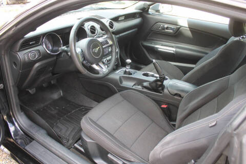 2016 Ford Mustang V6