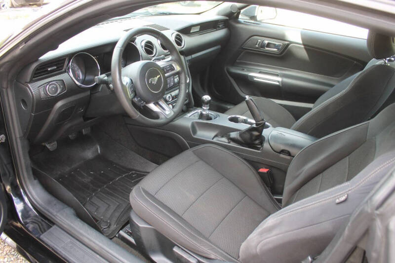 2016 Ford Mustang V6
