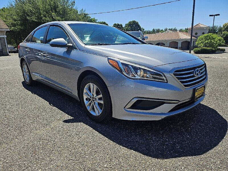 2017 Hyundai Sonata Base photo 3