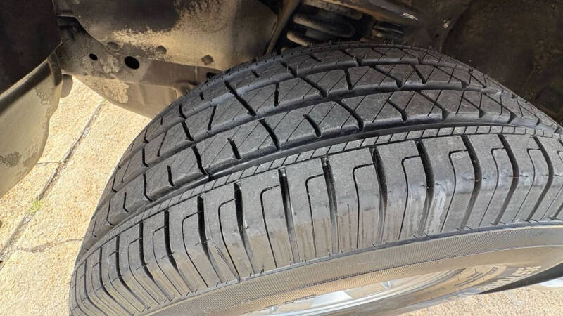2004 Toyota Sequoia SR5