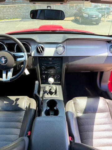 2005 Ford Mustang GT Deluxe