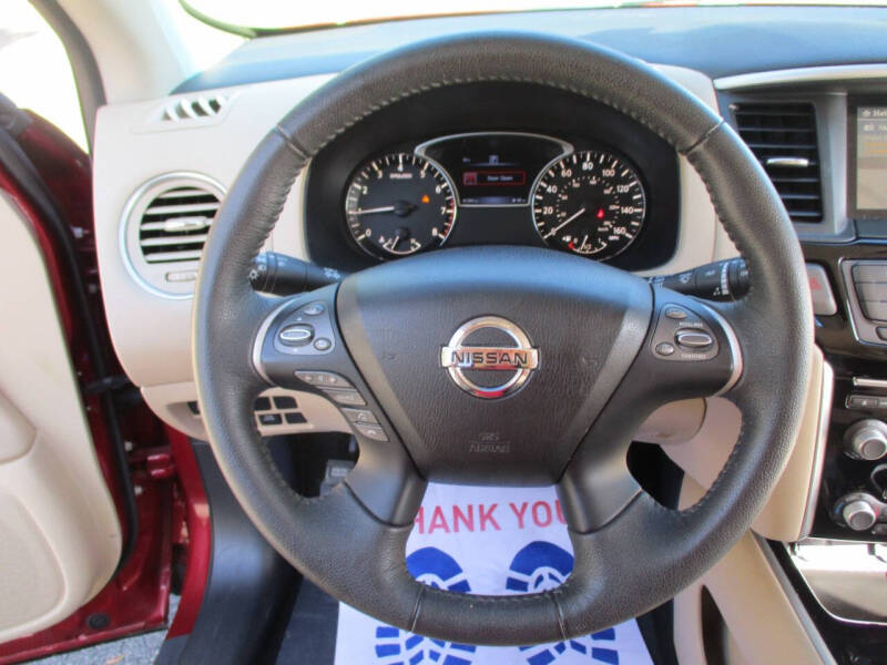 2016 Nissan Pathfinder SV