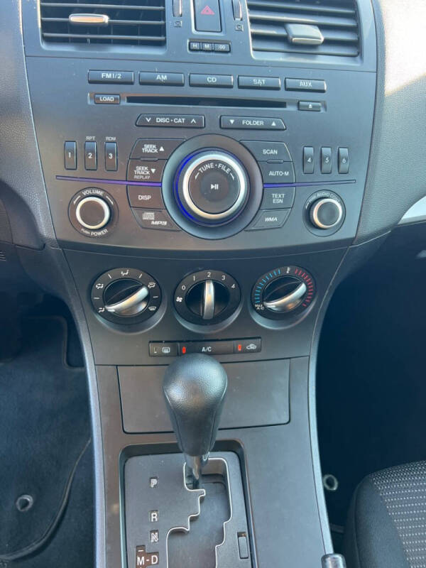 2013 Mazda MAZDA3 i SV