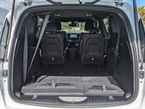 2025 Chrysler Voyager LX