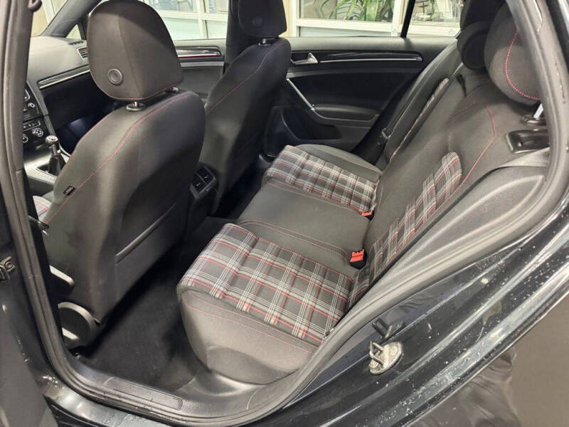 2017 Volkswagen Golf GTI S