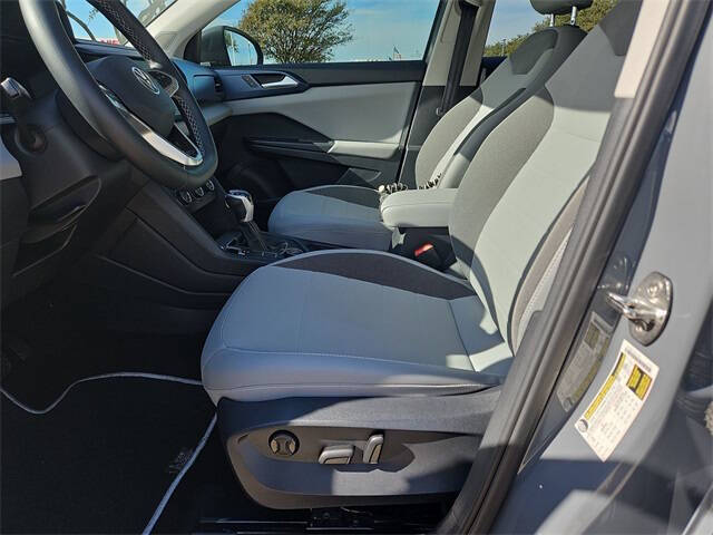 2022 Volkswagen Taos SE 4Motion