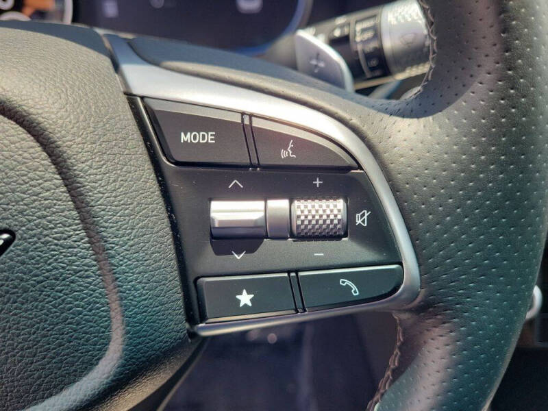 2026 Genesis G70 2.5T Standard