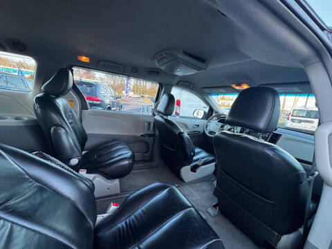 2014 Toyota Sienna L 7-Passenger