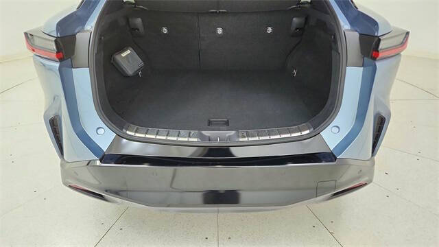 2023 Lexus RZ 450e Luxury