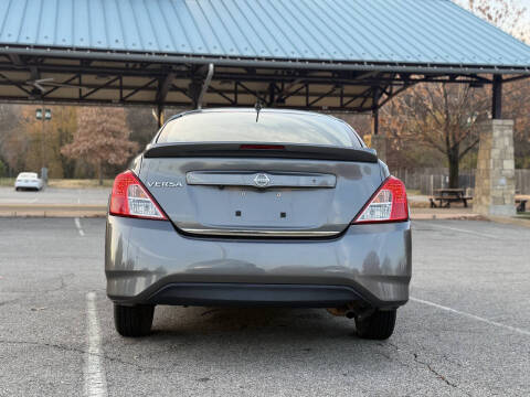2019 Nissan Versa S Plus